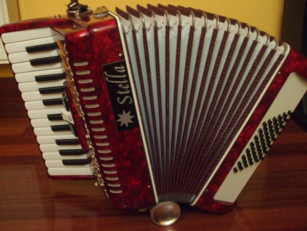 Acordeon stella de 48 bajos y 2 voces