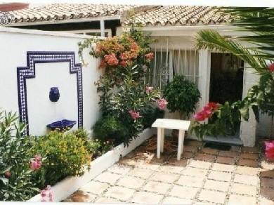 Adosado con 3 dormitorios se vende en Marbella, Costa del Sol