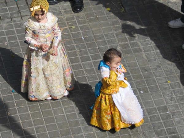 Dos trajes de fallera