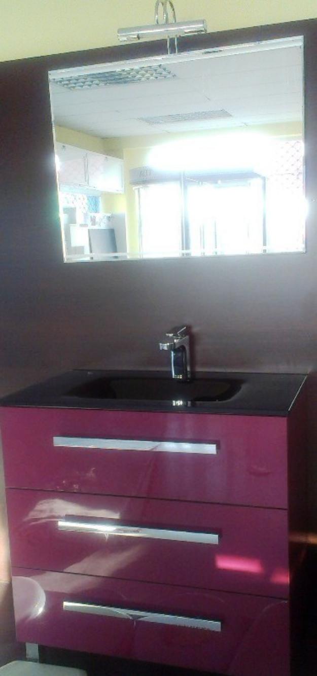 Conjunto de lavabo y mueble.