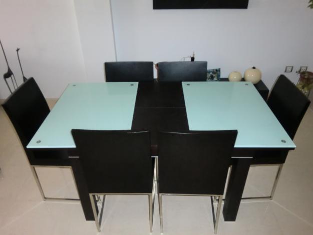Vendo Juego de Comedor Seminuevo