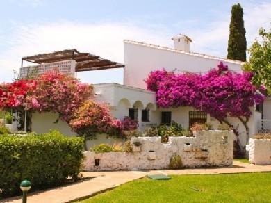 Chalet con 3 dormitorios se vende en Estepona, Costa del Sol
