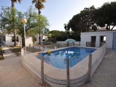 Chalet con 4 dormitorios se vende en La Zenia, Costa Blanca