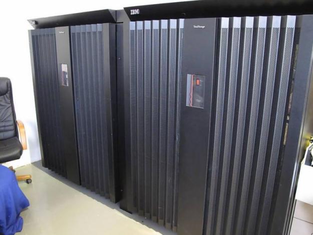 IBM TotalStorage Enterprise Storage System 2105-800