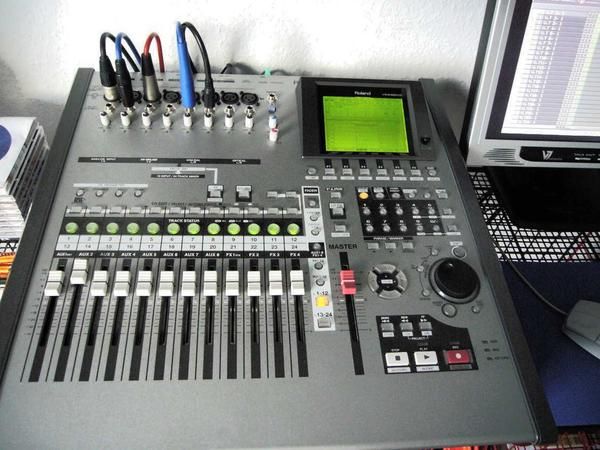 roland 2400 cd cambio  o vendo