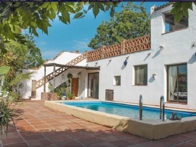 Chalet con 4 dormitorios se vende en Coin