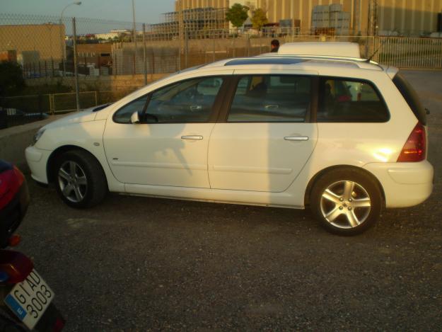 peugeot 307 sw  gps tv