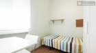 Rooms available - Spacious 4-bedroom apartment in typical Chamberí - mejor precio | unprecio.es