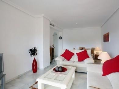 Apartamento con 2 dormitorios se vende en Marbella, Costa del Sol