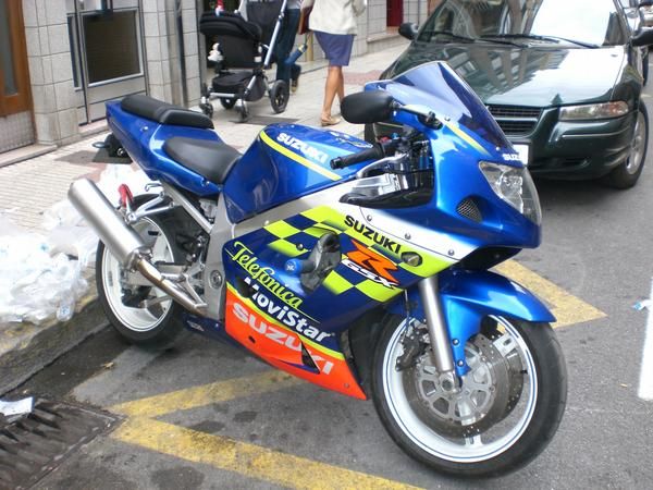 Moto Suzuki GSXR 600 2002 Movistar
