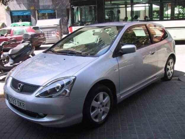 Venta de coche Honda Civic 1.6 LS VTEC 3.puertas '05 en Barcelona