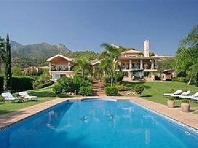 Chalet con 8 dormitorios se vende en Marbella, Costa del Sol