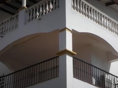 Apartamento con 3 dormitorios se vende en Marbella, Costa del Sol