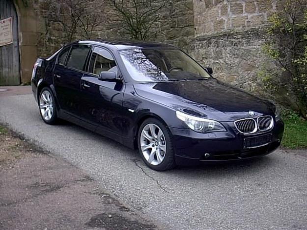 BMW 530d A Navi+TV Komforts. 17 Zoll Xenon Glasdach, 12.500 EUR
