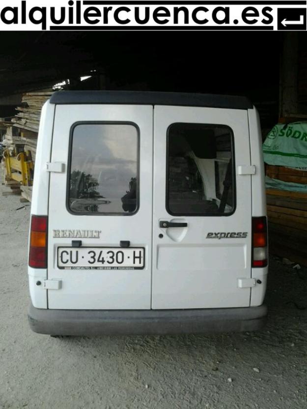 Se vende furgoneta renault express 1.1 gasolina