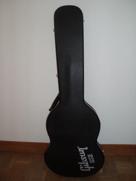 Vendo guitarra Gibson SG Special Faded con estuche original: 700  (negociables)