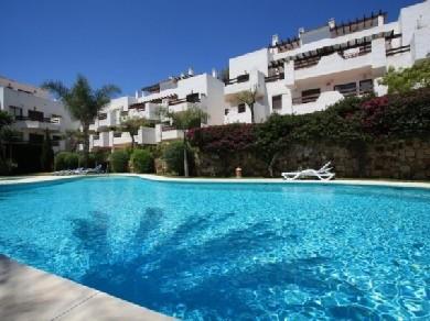 Apartamento con 3 dormitorios se vende en Estepona, Costa del Sol