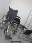 Silla de ruedas con reposa pierna izquierdo elevable. ECONÓMICA - mejor precio | unprecio.es