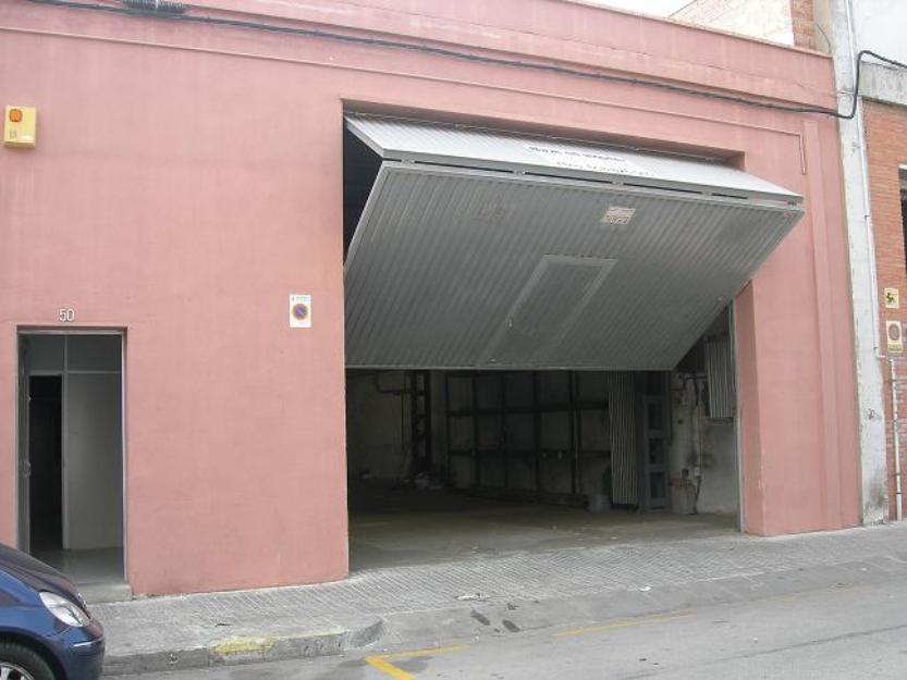 Venta Nave industrial 250 m con puente Grúa 5 Tm en Cornella