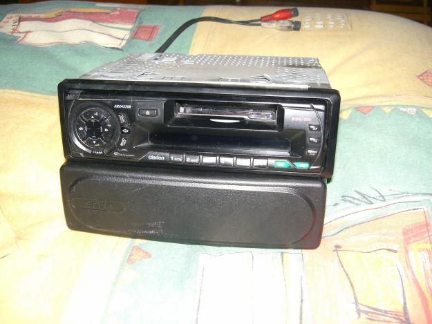 se vende/cambia radio marca clarion