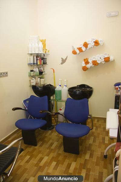 Se vende mobiliario de peluquería