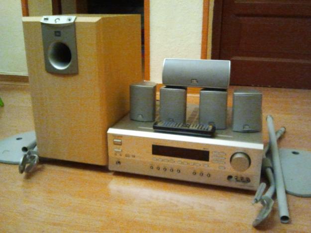 Amplificador onkyo tx-sr500, mas altavoces jbl,