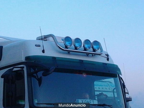 Se vende barra de camión con faros