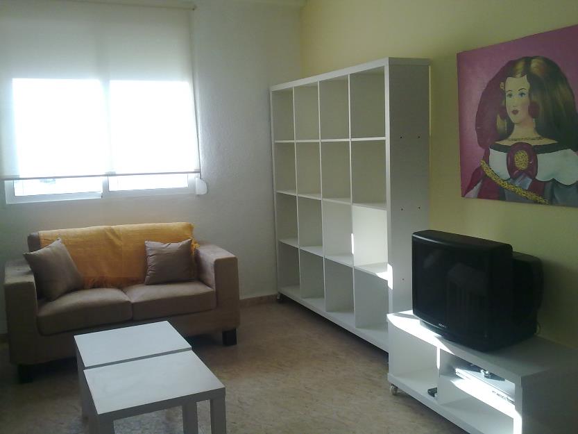 Apartamento reformado zona Archiduque Carlos frente parque Oeste.