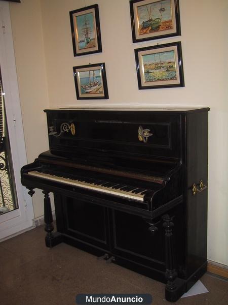 Piano de Pared