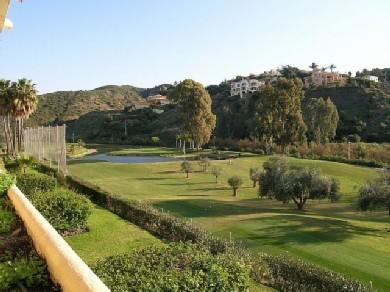 Apartamento con 3 dormitorios se vende en Marbella, Costa del Sol