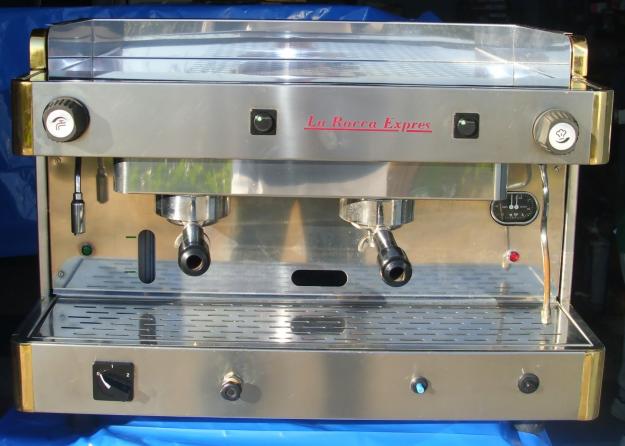 Cafetera La Rocca Express semiautomatica de 2 grupos.