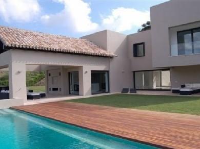 Chalet con 6 dormitorios se vende en Marbella, Costa del Sol