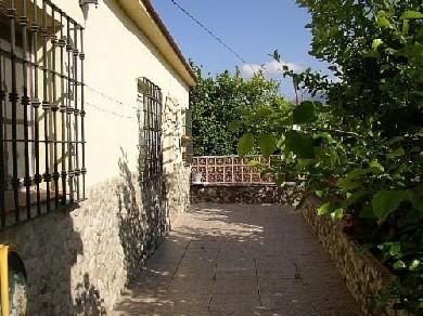 Chalet con 1 dormitorio se vende en Alora