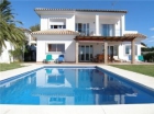 Chalet con 4 dormitorios se vende en Estepona, Costa del Sol - mejor precio | unprecio.es