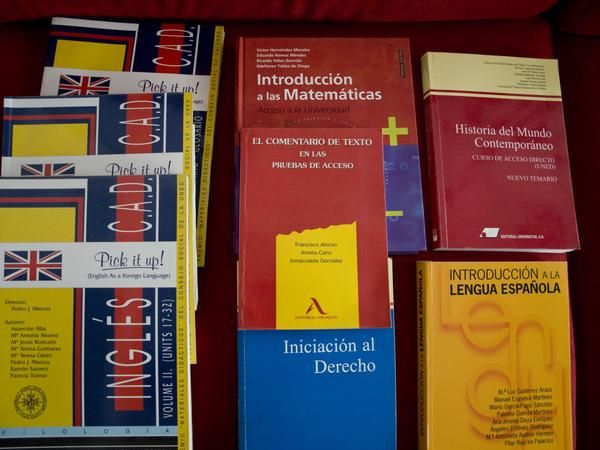 Libros acceso Uned +25 CAD