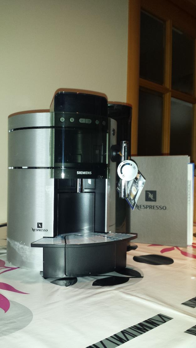 Maquina nespresso marca siemens modelo porsche