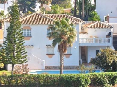 Chalet con 4 dormitorios se vende en Mijas Costa, Costa del Sol