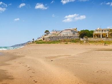 Chalet con 4 dormitorios se vende en Mijas Costa, Costa del Sol