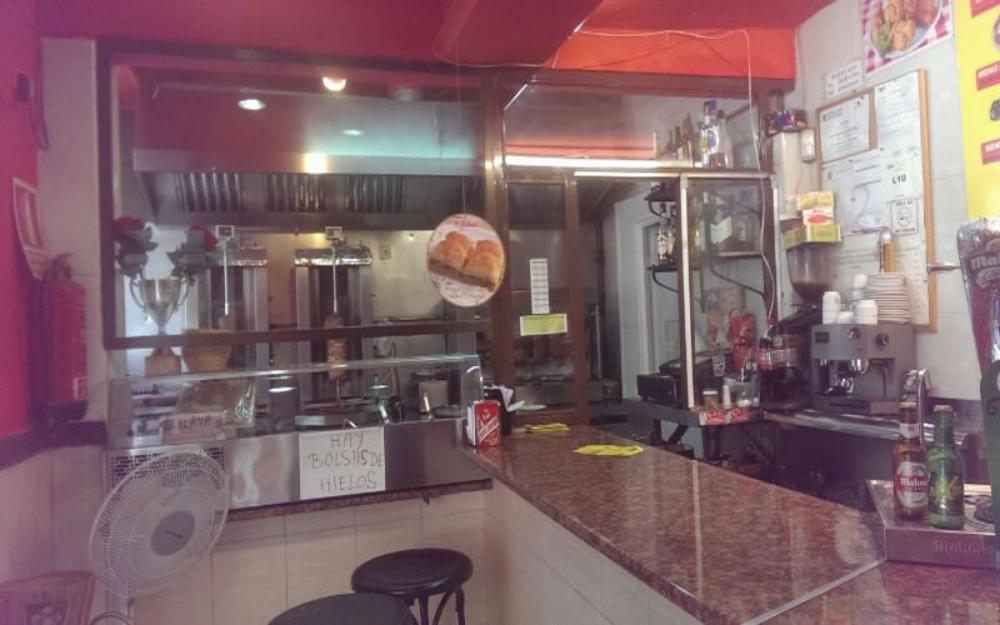 Se Traspasa Kebab de 75 m2 zona Embajadores