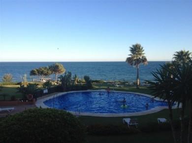 Apartamento con 3 dormitorios se vende en Estepona, Costa del Sol