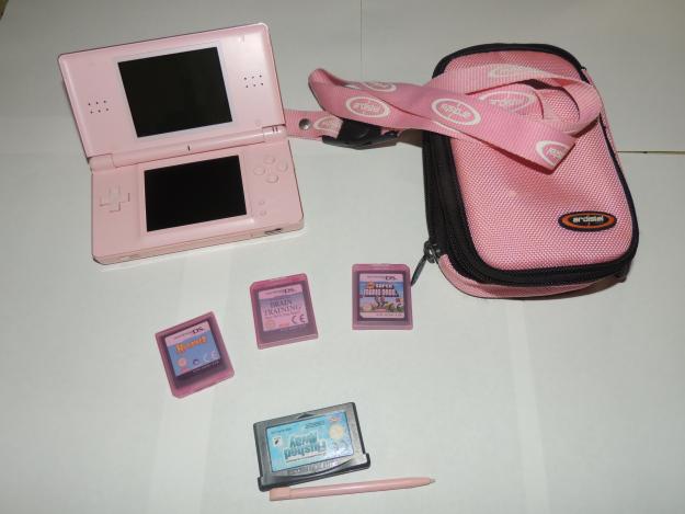 Ds lite rosa,con funda, 4 juegos y cargador  nueva.