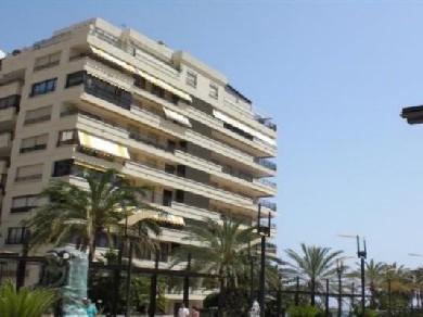 Apartamento con 2 dormitorios se vende en Marbella, Costa del Sol