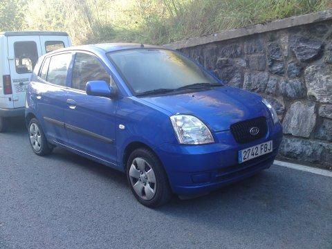 vendo kia picanto 1.0 .      año 96  por 4500 euros