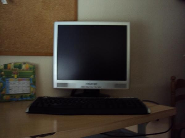 Vendo packard bell de sobremesa pantalla plana