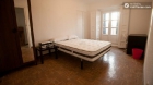 Rooms available - Spacious 9-Bedroom apartment very near central Plaza Mayor - mejor precio | unprecio.es