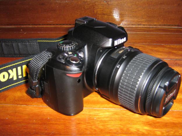 Cámara reflex Nikon D40 + Objetivo 18-55