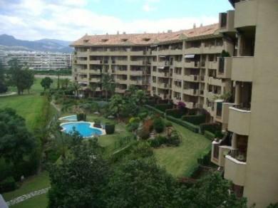 Apartamento con 3 dormitorios se vende en Marbella, Costa del Sol