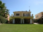 Chalet con 5 dormitorios se vende en Marbella, Costa del Sol - mejor precio | unprecio.es