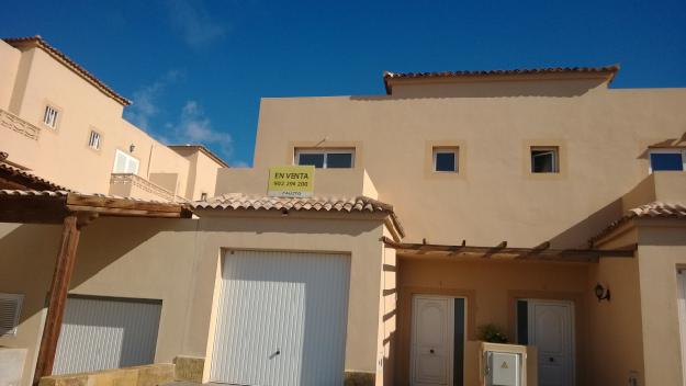 Casa Adosada a Estrenar con Terraza y Piscina en Alquiler en Gran Tarajal, Fuerteventura