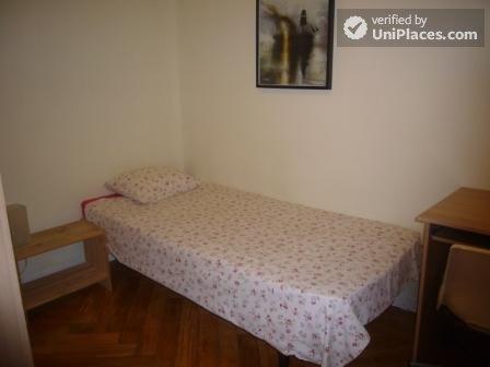 Rooms available - Comfortable 4-bedroom apartment in central Moncloa